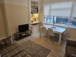 Leigh-on-Sea Retreat - 2 Bedroom Apartment